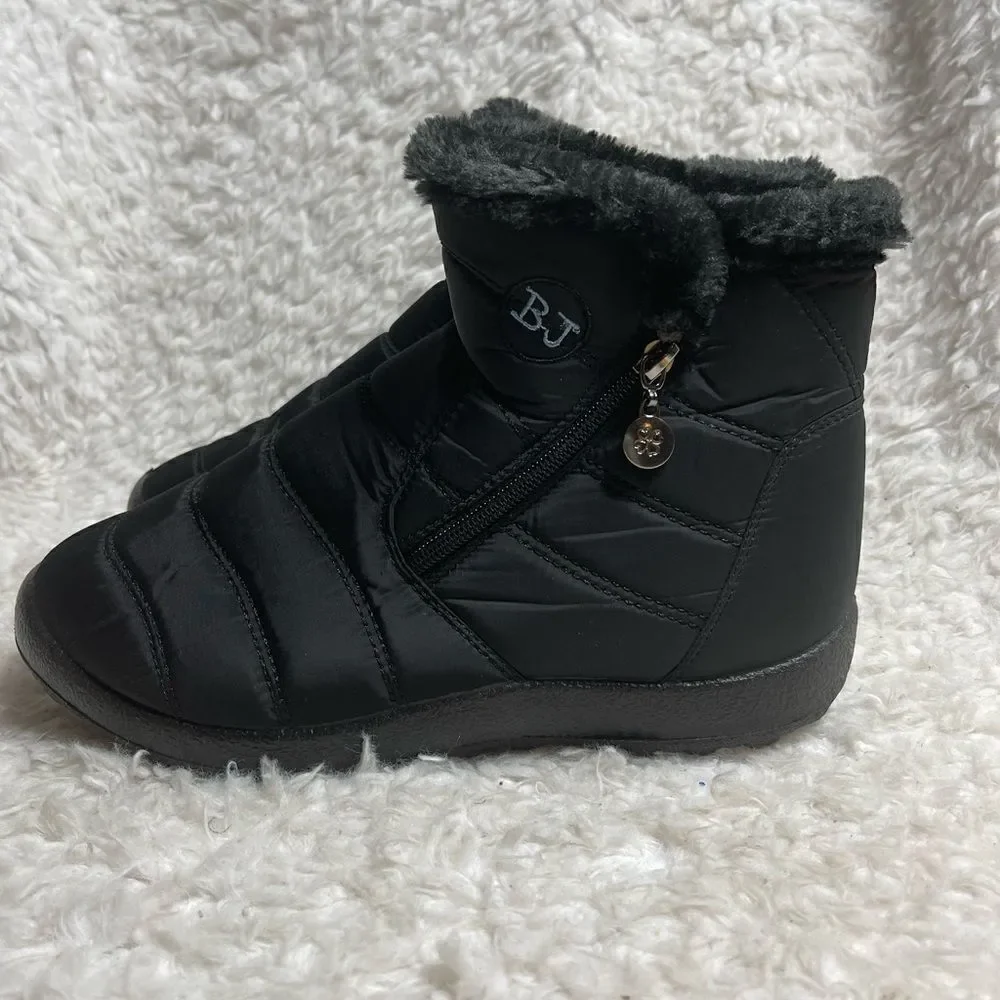 Black water proof slip on snow boots faux fur lining rubber soles EUR SZ40